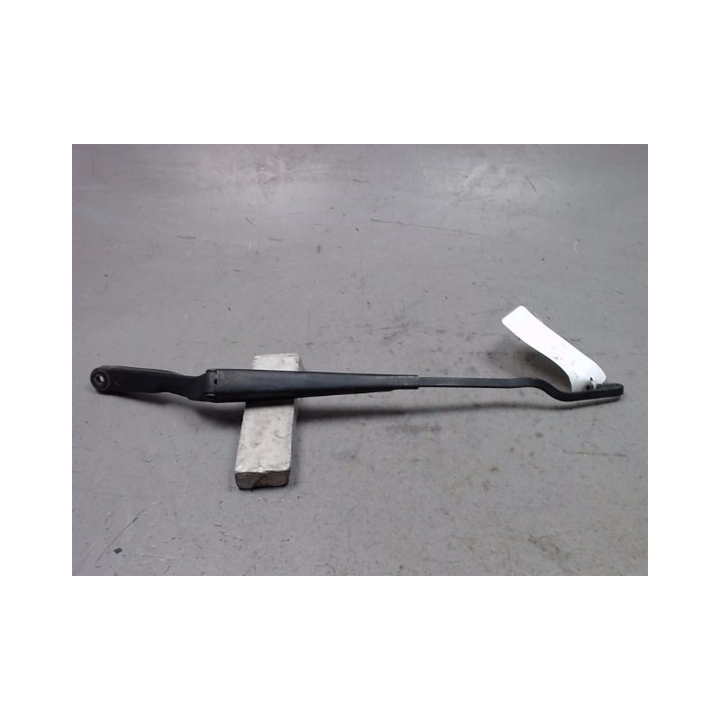 BRAS ESSUIE-GLACE AVANT GAUCHE RENAULT 19 92-95