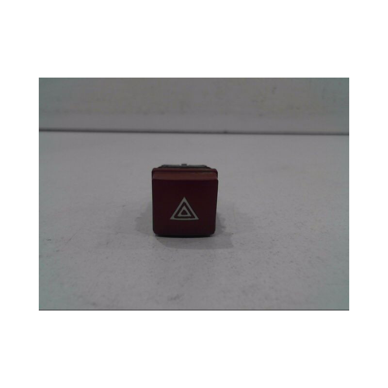 BOUTON DE WARNING PEUGEOT 207