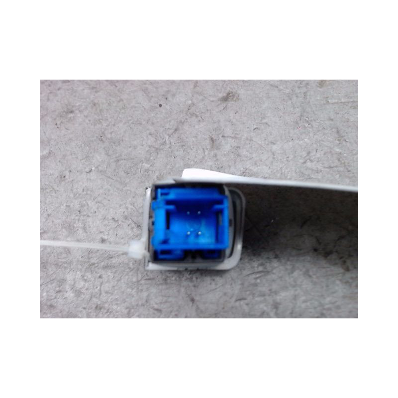 BOUTON DE WARNING PEUGEOT 208