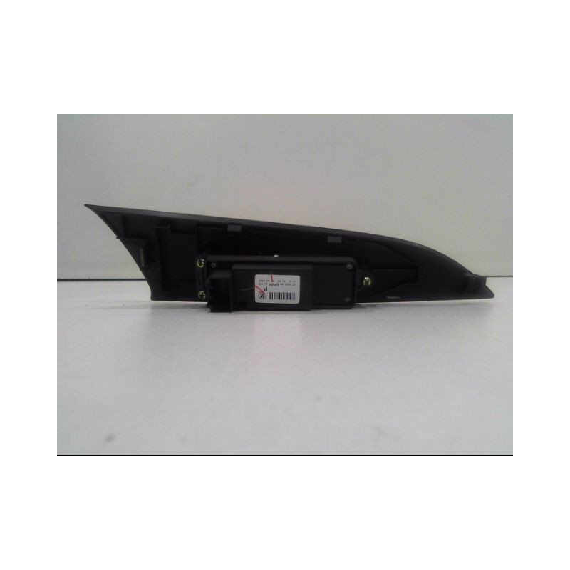 COMMANDE LEVE-GLACE PORTE AVD MAZDA 3