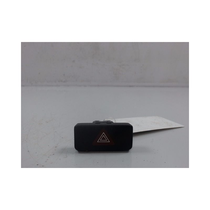 BOUTON DE WARNING NISSAN PIXO