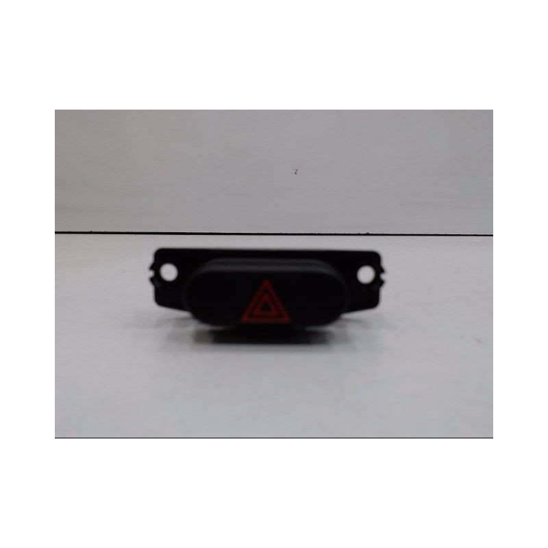 BOUTON DE WARNING HYUNDAI I10
