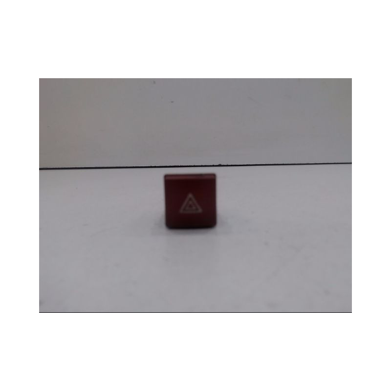 BOUTON DE WARNING PEUGEOT 207