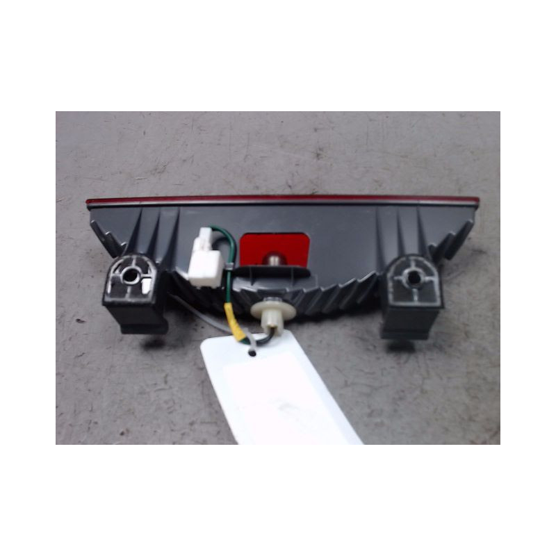 FEUX STOP SUPPLEMENTAIRE KIA RIO 2005-