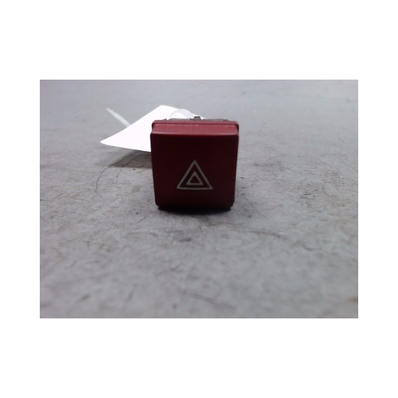 BOUTON DE WARNING PEUGEOT 206+ 2009-