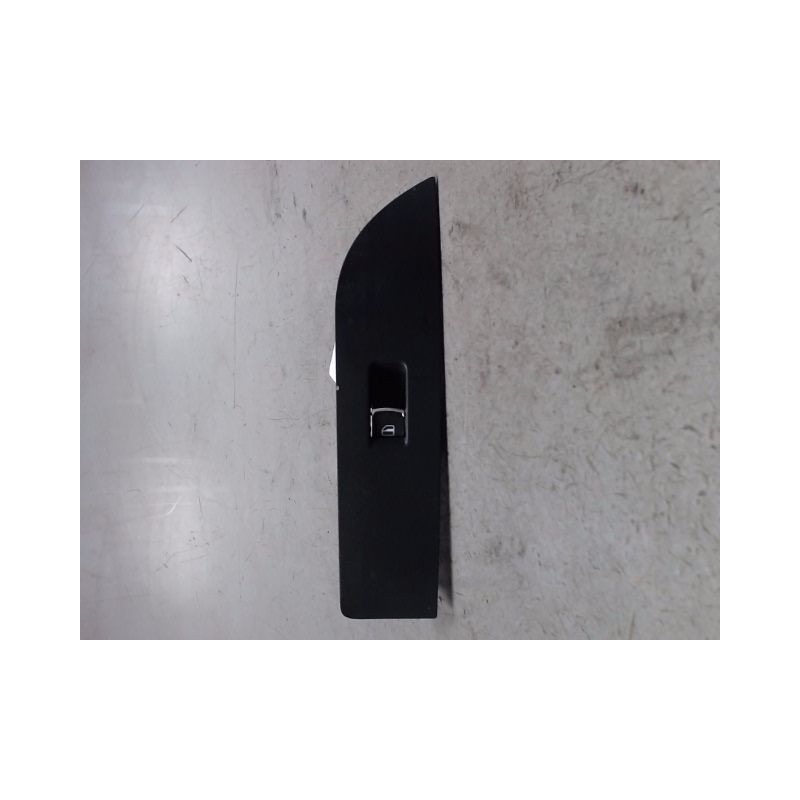 COMMANDE LEVE-GLACE PORTE AVD VOLKSWAGEN PASSAT