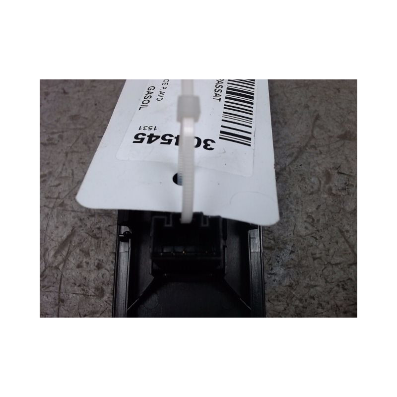 COMMANDE LEVE-GLACE PORTE AVD VOLKSWAGEN PASSAT