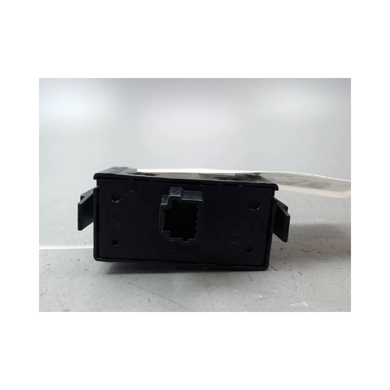 BOUTON DE WARNING RENAULT MEGANE BREAK III Phase 1 2009-2012