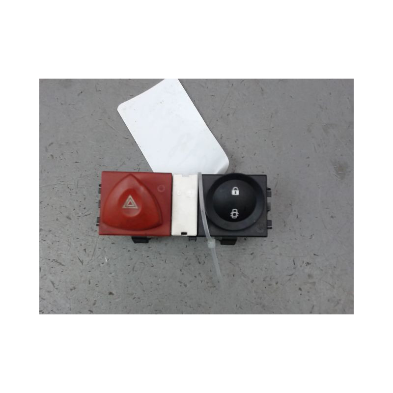 BOUTON DE WARNING RENAULT MEGANE BERL. II Phase 2 2006-2009