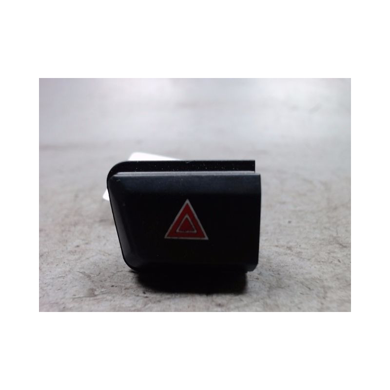 BOUTON DE WARNING PEUGEOT 208