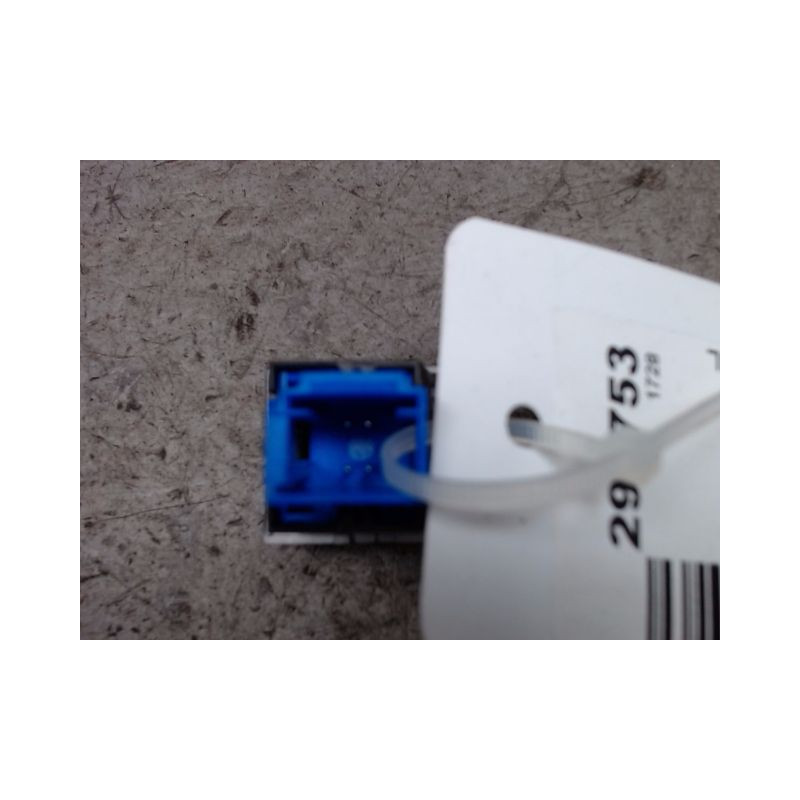 BOUTON DE WARNING PEUGEOT 208