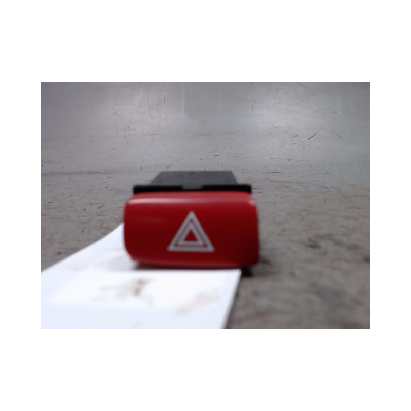 BOUTON DE WARNING KIA RIO