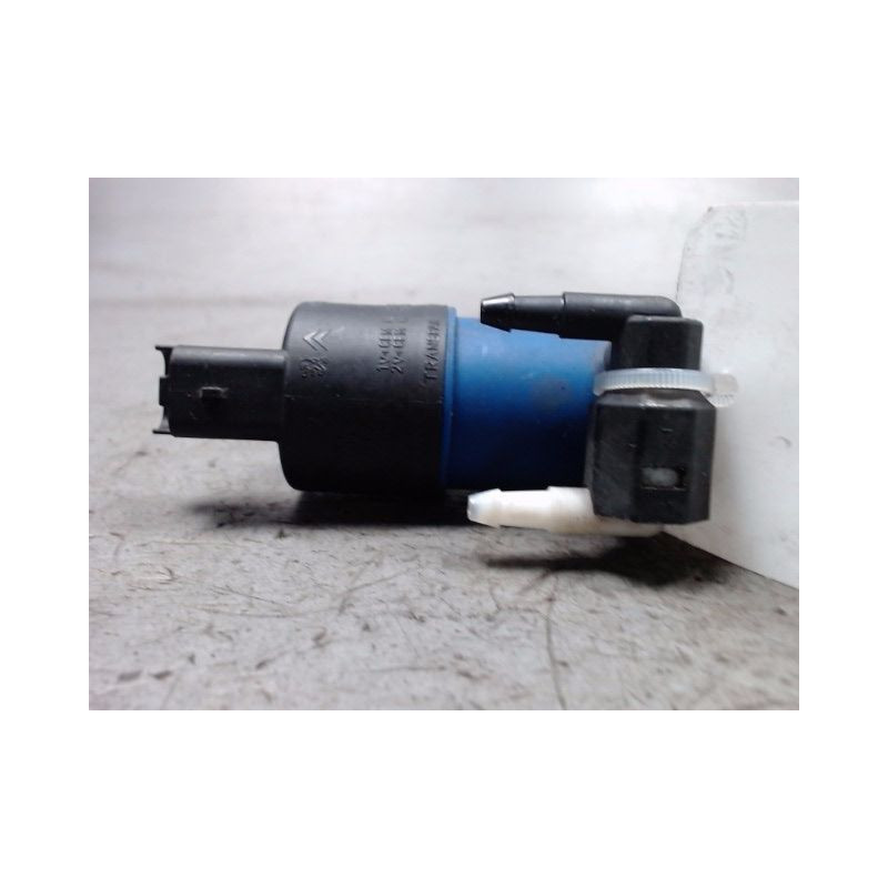 POMPE LAVE-GLACE AVANT RENAULT CLIO III 2009-