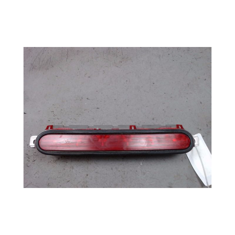 FEUX STOP SUPPLEMENTAIRE TOYOTA COROLLA VERSO 2004-2007