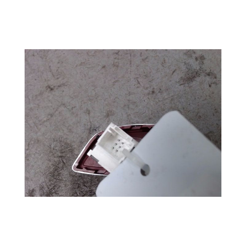BOUTON DE WARNING CITROEN DS3 2009-