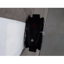 BOUTON DE WARNING DACIA SANDERO