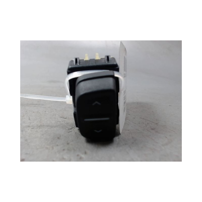 COMMANDE LEVE-GLACE PORTE AVG DACIA SANDERO