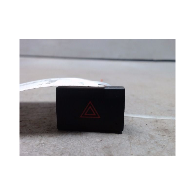 BOUTON DE WARNING VOLKSWAGEN POLO 2009-