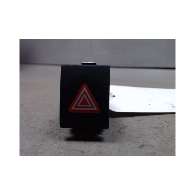BOUTON DE WARNING VOLKSWAGEN POLO 2005-
