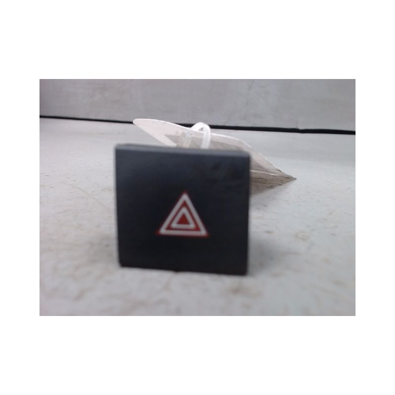 BOUTON DE WARNING PEUGEOT 508