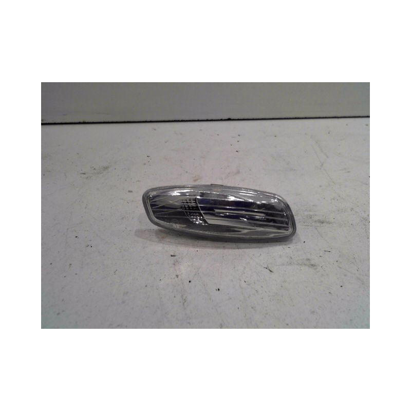 REPETITEUR AILE DROIT PEUGEOT 207