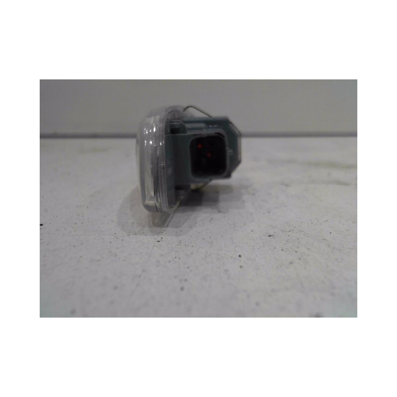 REPETITEUR AILE DROIT PEUGEOT 207