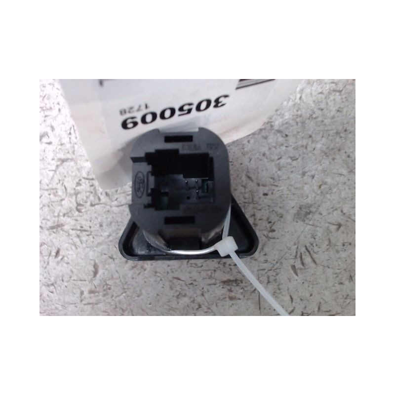 BOUTON DE WARNING FORD FIESTA 02 -05