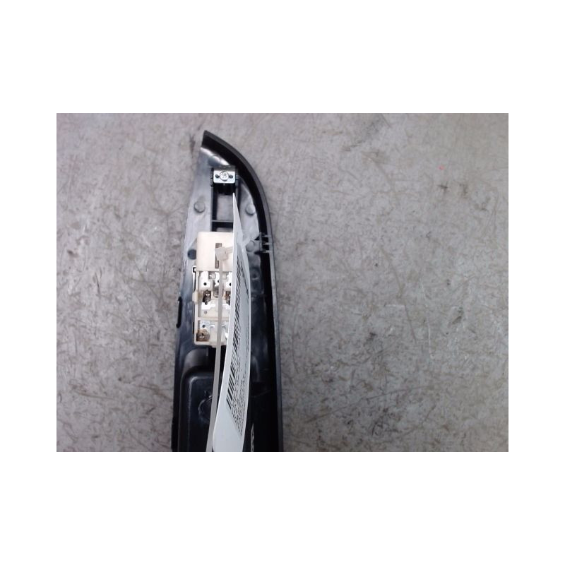 COMMANDE LEVE-GLACE PORTE AVD CHEVROLET MATIZ 05-