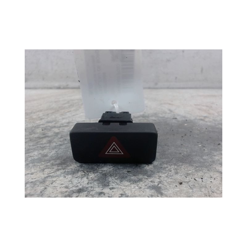 BOUTON DE WARNING NISSAN PIXO