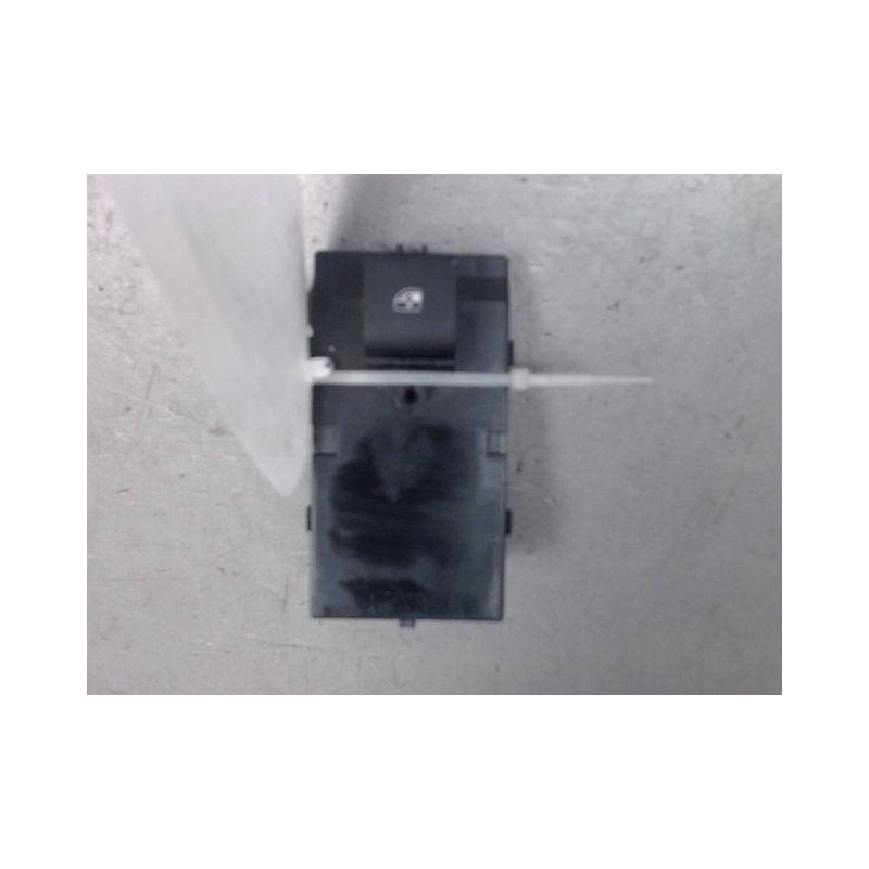 COMMANDE LEVE-GLACE PORTE AVD OPEL MERIVA