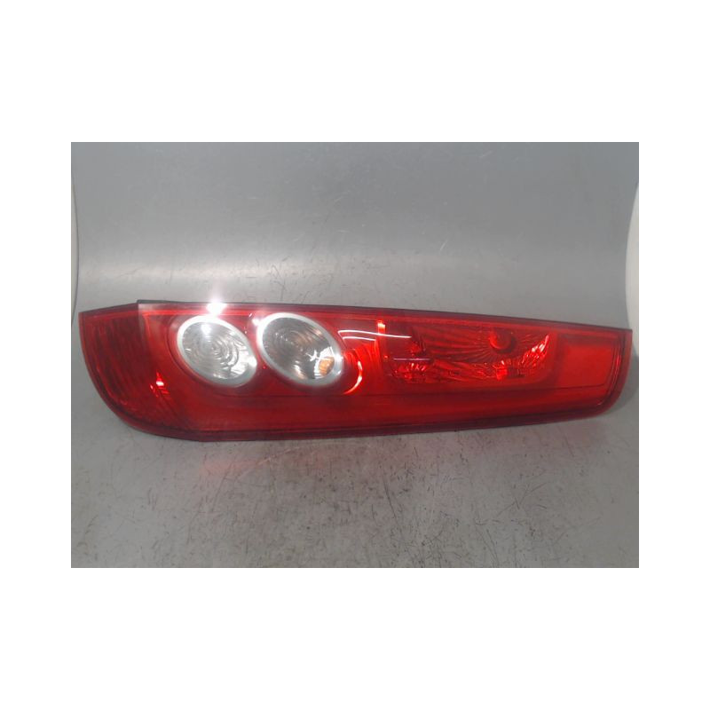 FEU ARRIERE DROIT FORD FIESTA 2005-