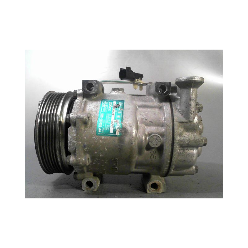 COMPRESSEUR AIR CONDITIONNE FORD FIESTA