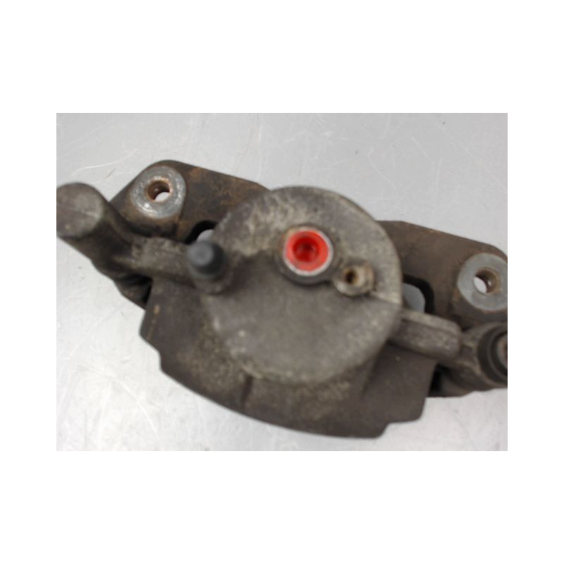 ETRIER DE FREIN AVANT DROIT MAZDA 323