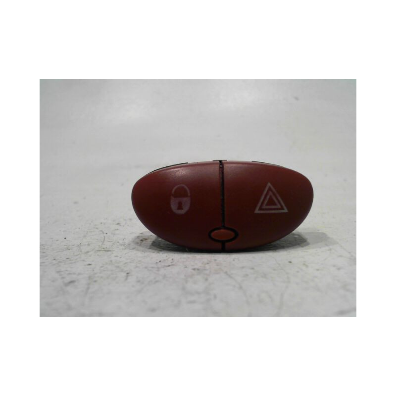 BOUTON DE WARNING PEUGEOT 206