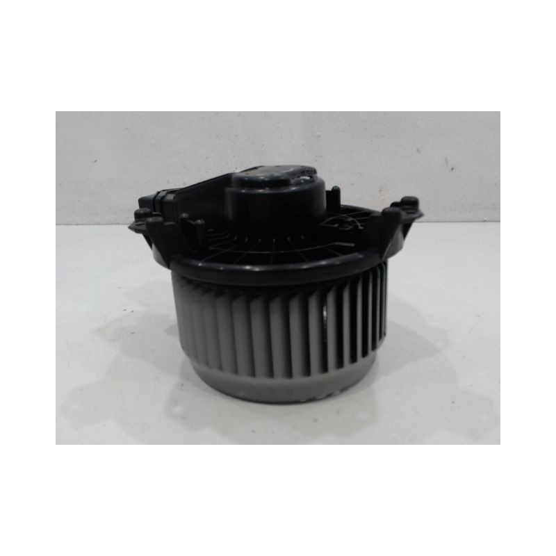 MOTEUR VENTILATEUR CHAUFFAGE TOYOTA YARIS
