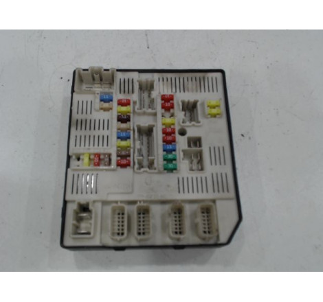 PLATINE FUSIBLE HABITACLE