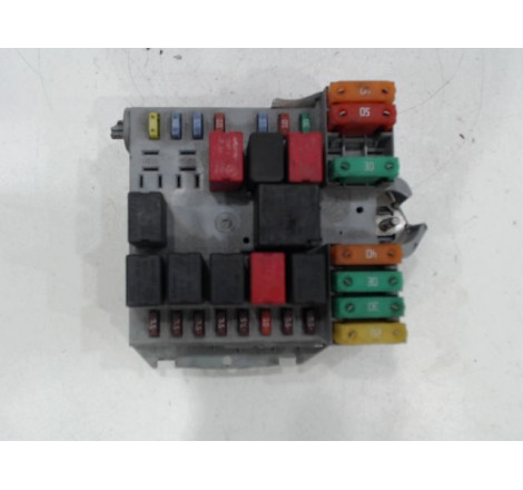 PLATINE FUSIBLE AV