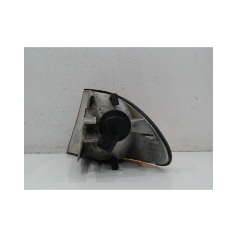 CLIGNOTANT DROIT B.M.W. SERIE 3
