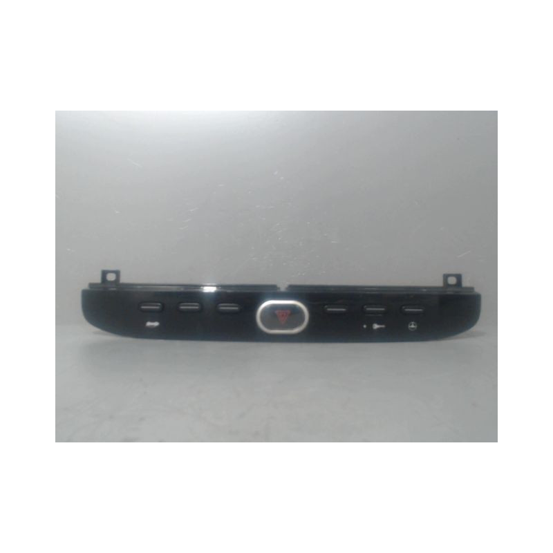 BOUTON DE WARNING FIAT GRANDE PUNTO 2005-