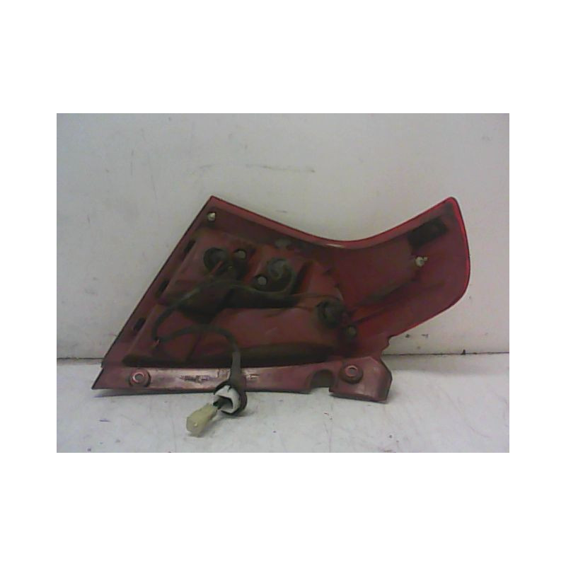 FEU ARRIERE DROIT SUZUKI SWIFT
