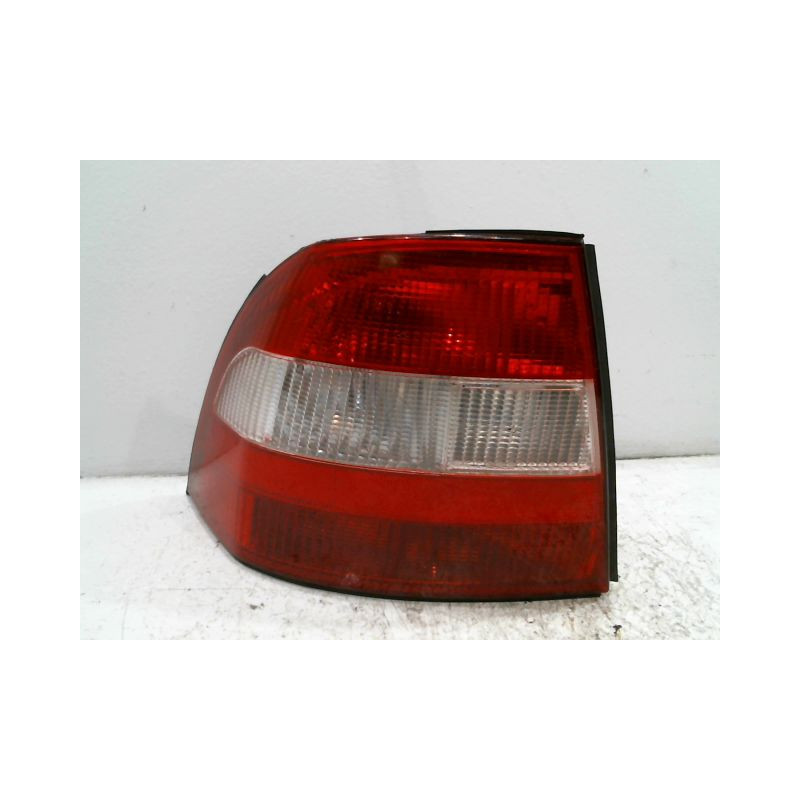 FEU ARRIERE GAUCHE  OPEL VECTRA