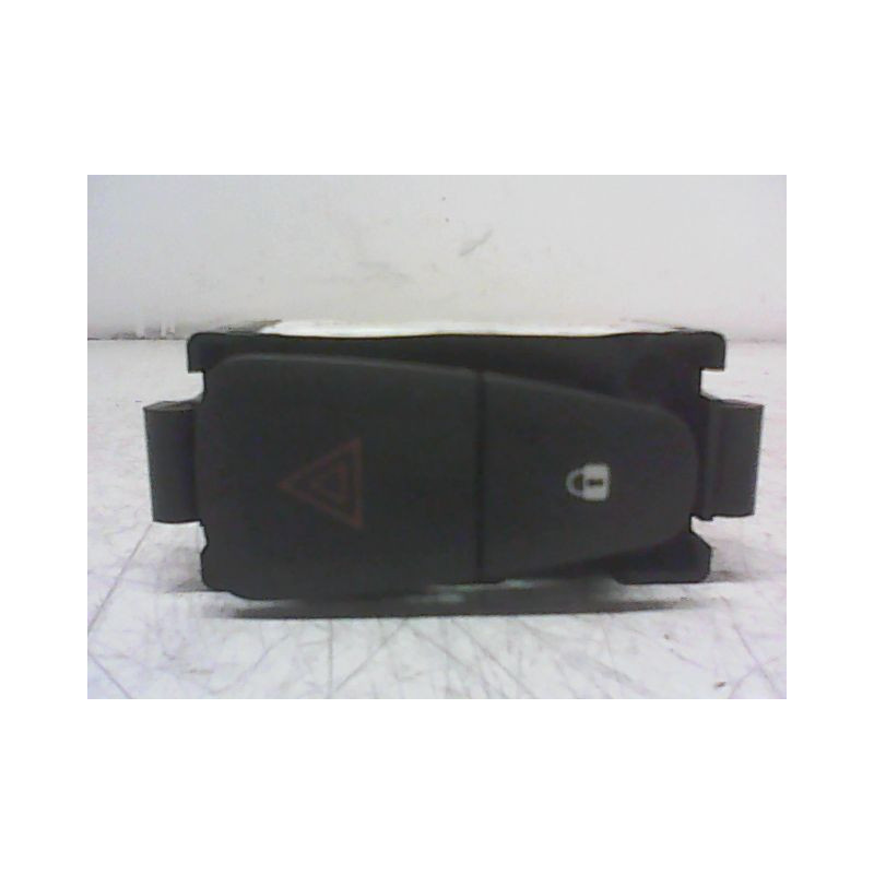 BOUTON DE WARNING RENAULT MEGANE