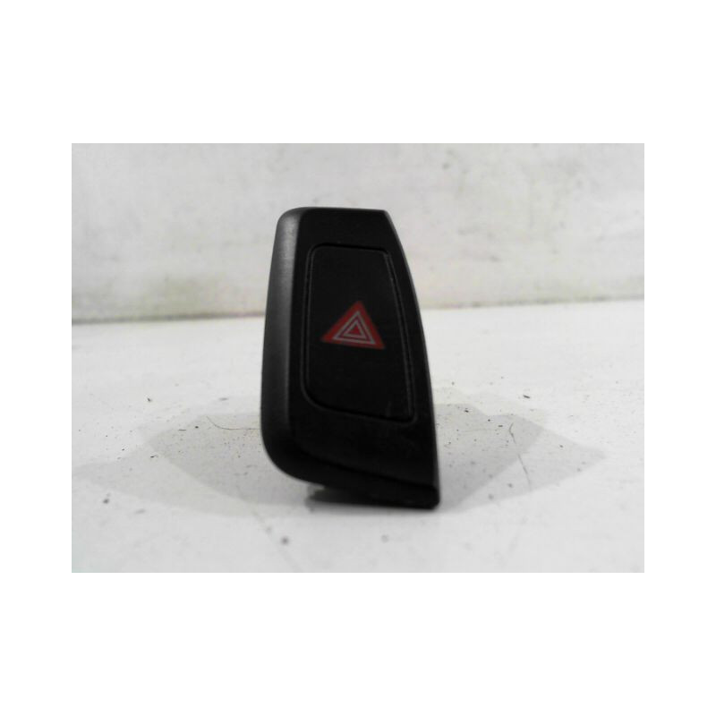BOUTON DE WARNING AUDI A4