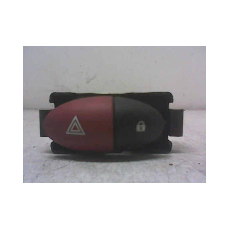 BOUTON DE WARNING RENAULT TWINGO