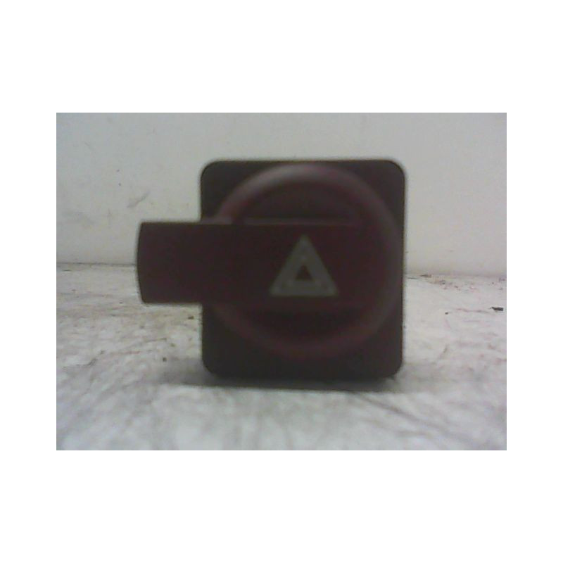 BOUTON DE WARNING CITROEN C4