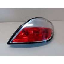 FEU ARRIERE DROIT OPEL ASTRA 2004-