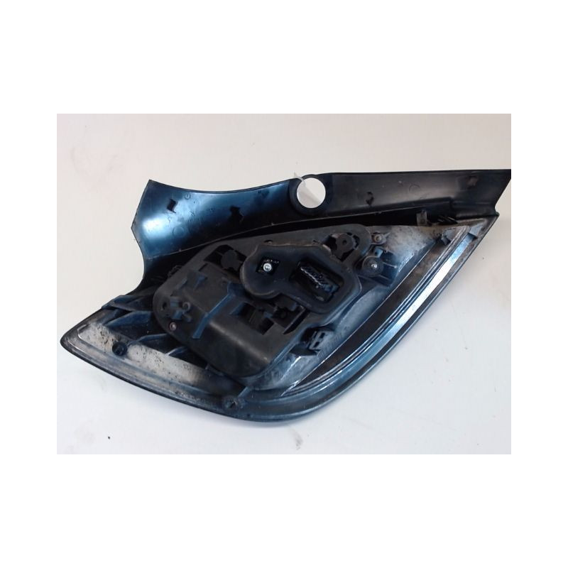 FEU ARRIERE DROIT OPEL ASTRA 2004-