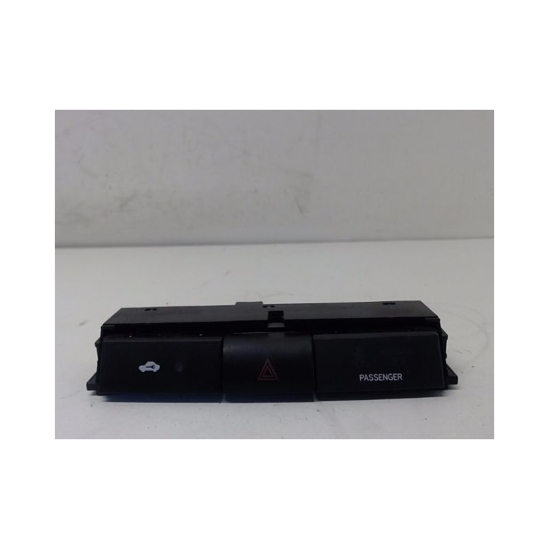 BOUTON DE WARNING TOYOTA COROLLA VERSO 2007-