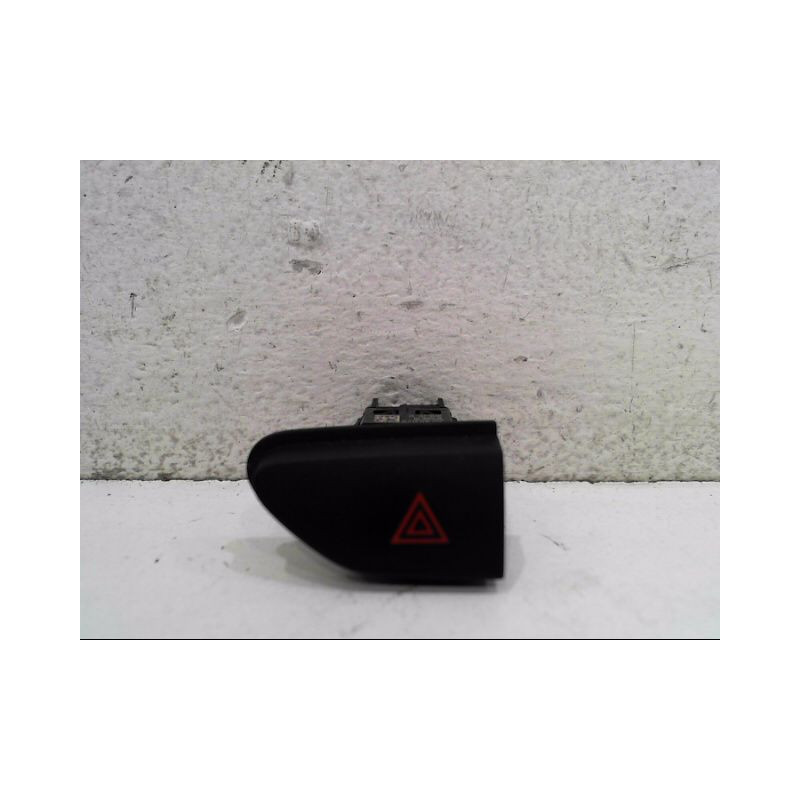 BOUTON DE WARNING RENAULT CAPTUR