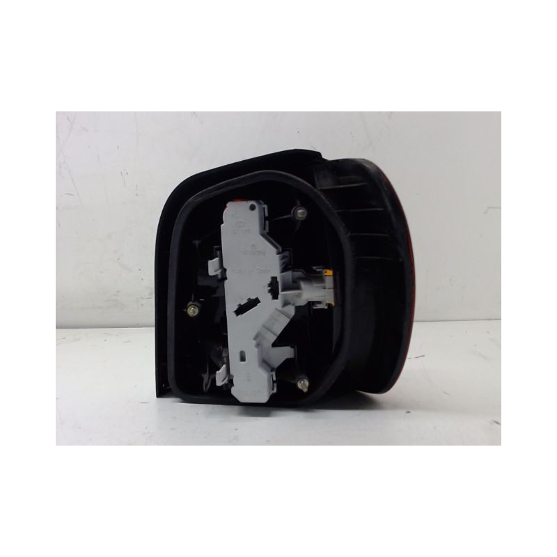 FEU ARRIERE GAUCHE  VOLKSWAGEN POLO 94-99